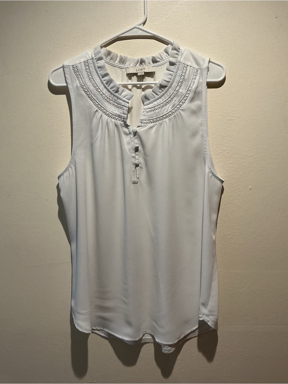 LOFT White Sleeveless Mixed Media Blouse with Lace Detail Size Large